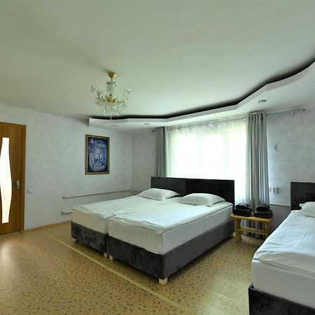 Jamilya'S B&B Guest House Karakol Exterior photo