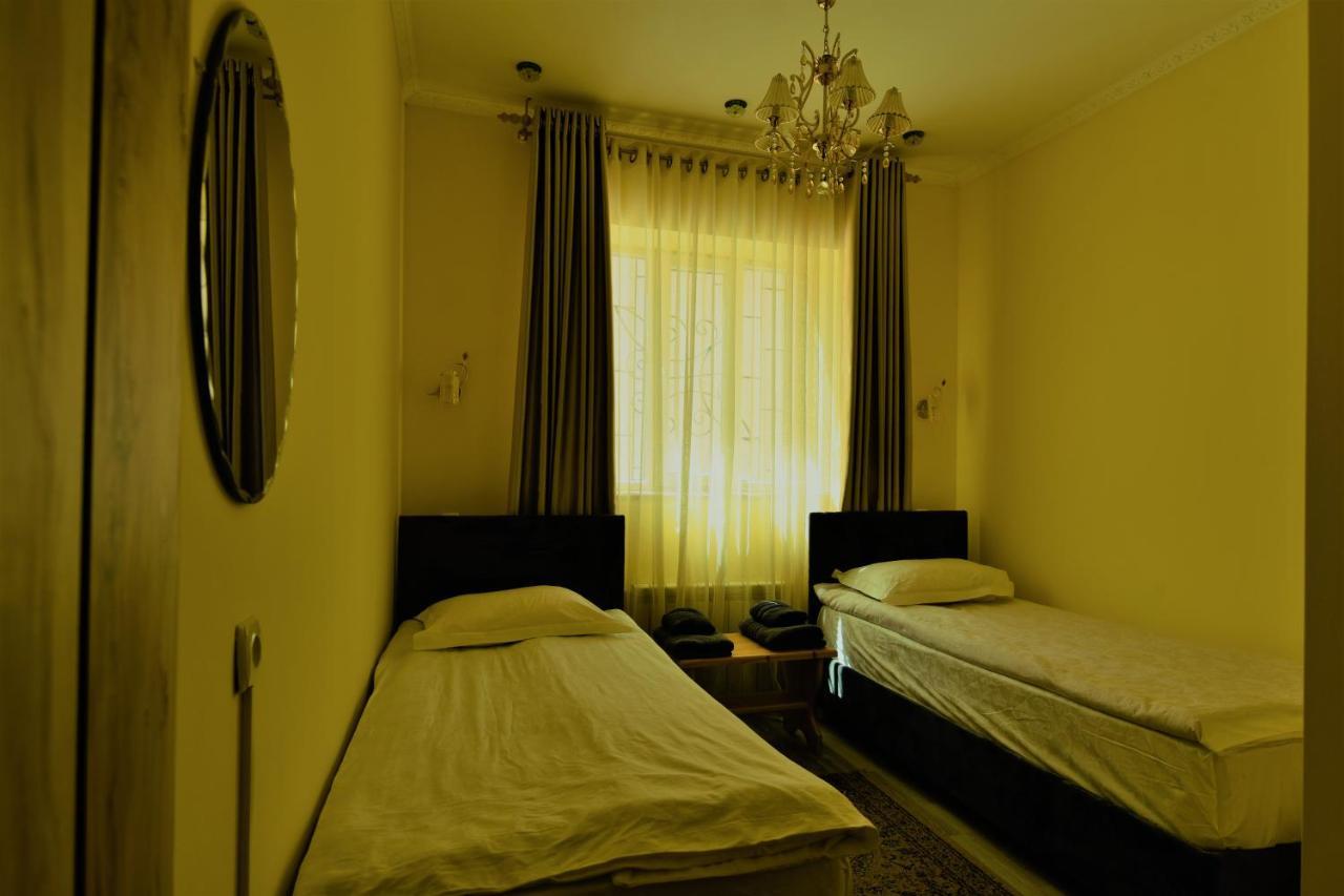 Jamilya'S B&B Guest House Karakol Exterior photo