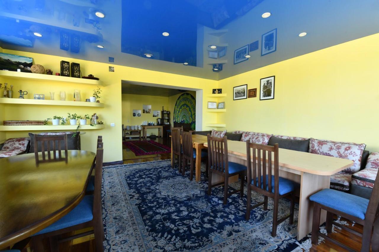 Jamilya'S B&B Guest House Karakol Exterior photo